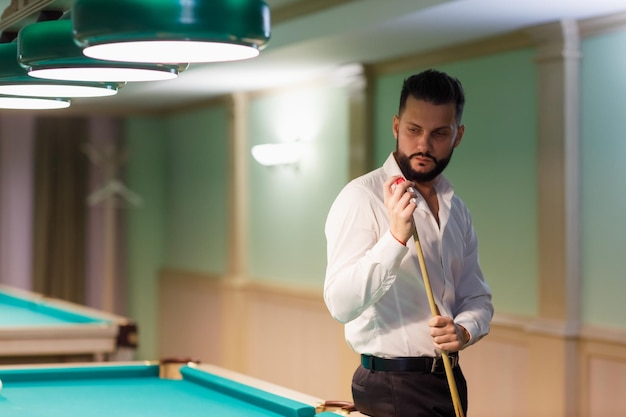 From Club to Pro: A Complete Guide to Building a Career in Professional Snooker